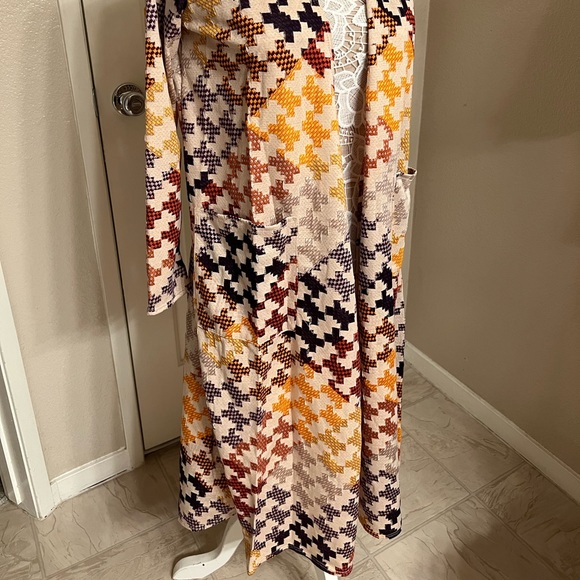 Lularoe Sarah Duster sweater! Purple/red Geometric design. - Picture 4 of 4